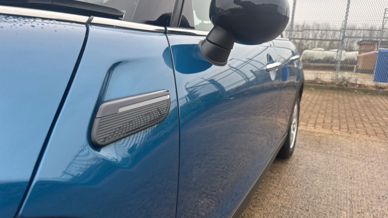 MINI Hatchback 1.5 Cooper Classic 5dr Auto Petrol Hatchback